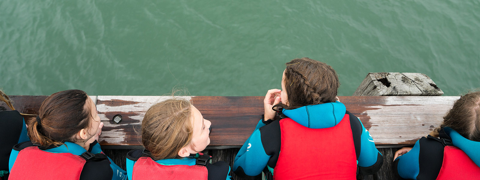 EBD_aberdovey_jetty_jump_girls_1600x600