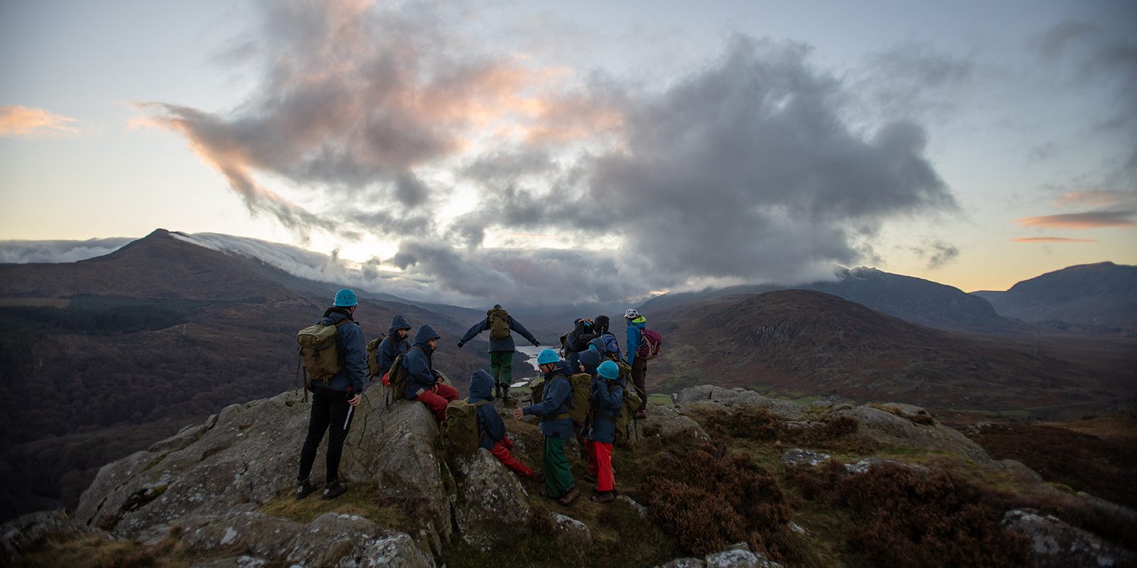 1600x800 FR Ogwen summit